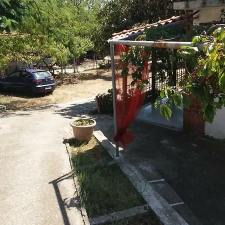 Haris House